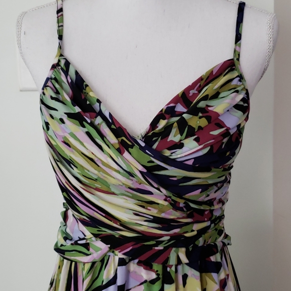 Jennifer Lopez dress - Picture 4 of 10